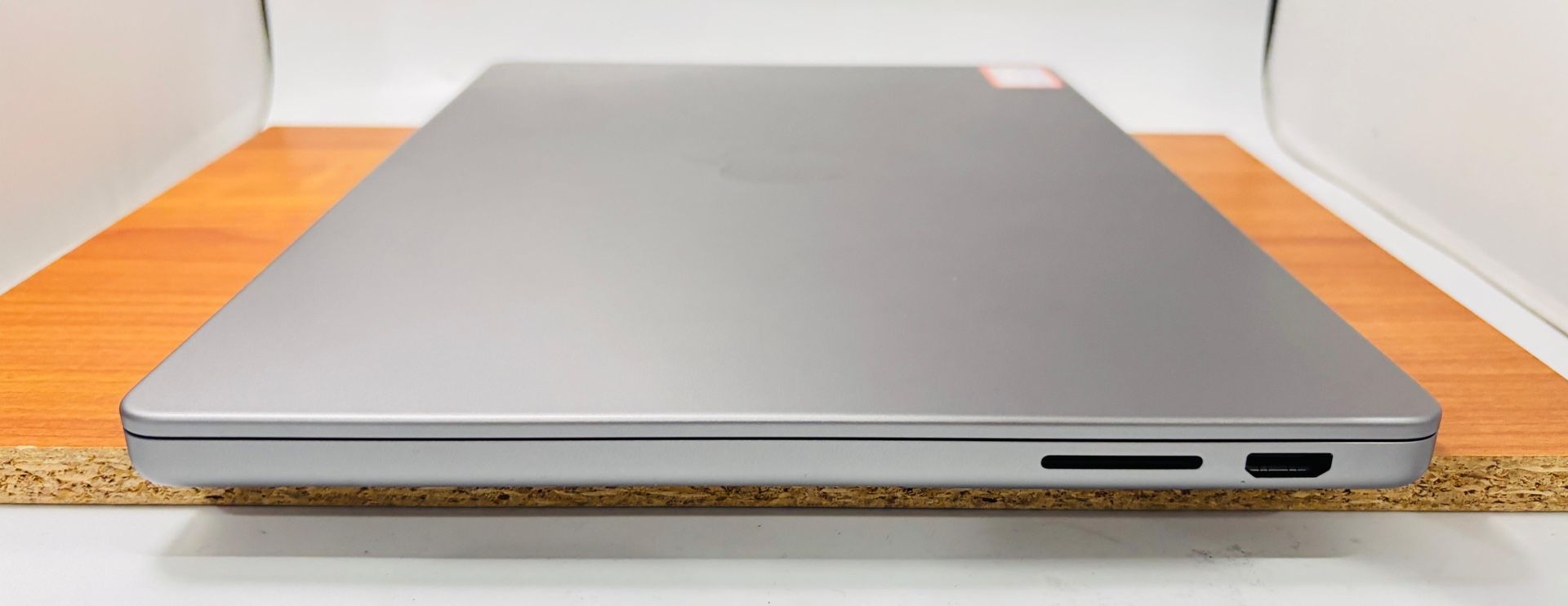 Apple MacBook Pro 14” M3 8GB 512GB SSD Like New - photo 3