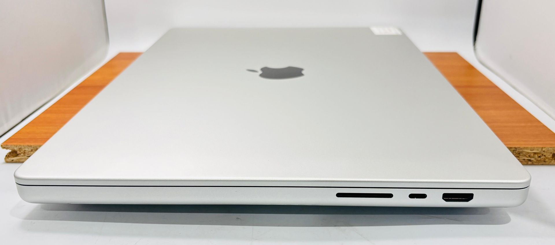 Apple MacBook Pro 16” M2 MAX 32GB RAM 1TB Fully Functional - photo 3