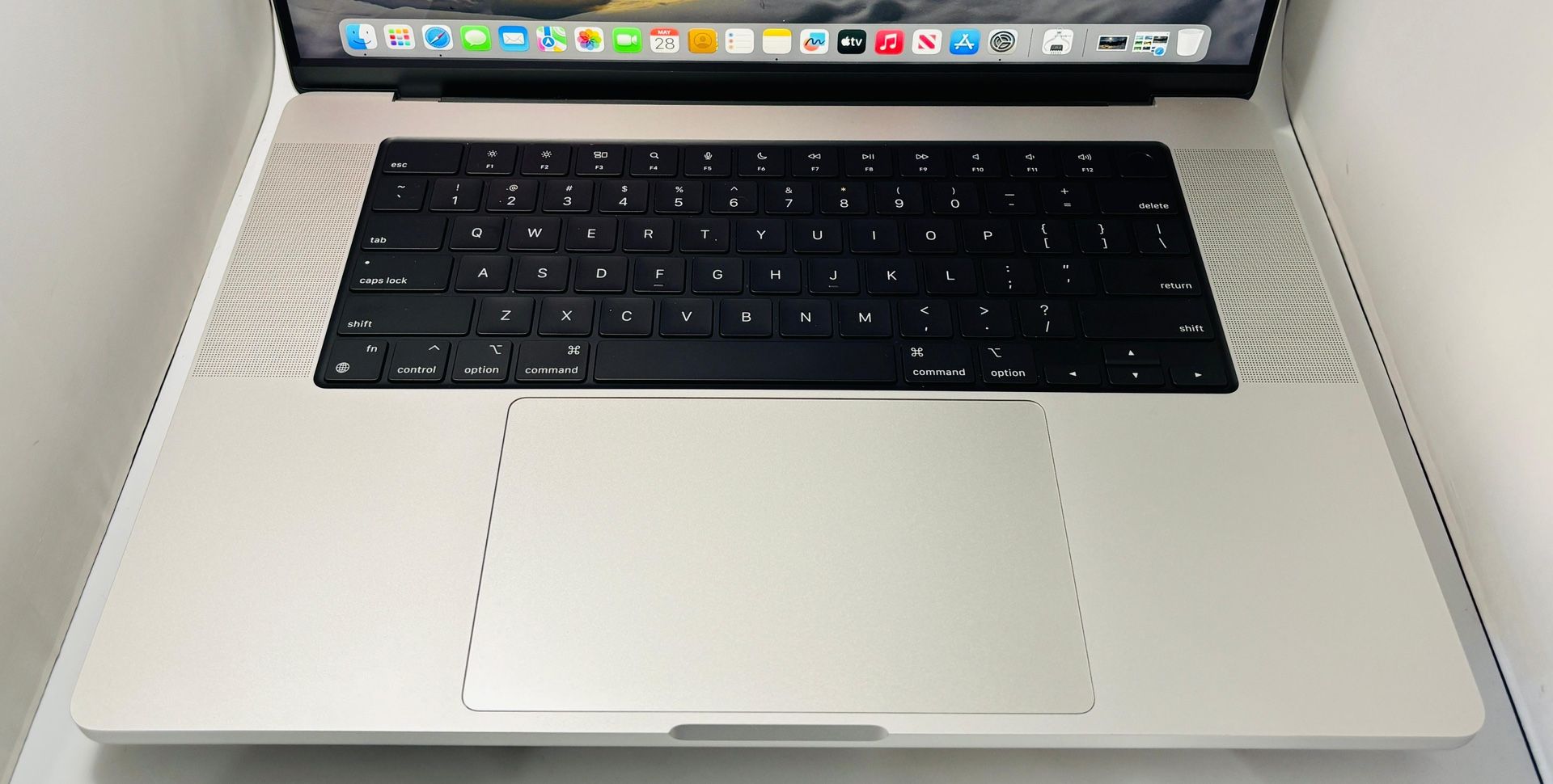 Apple MacBook Pro 16” M2 MAX 32GB RAM 1TB Fully Functional - photo 4