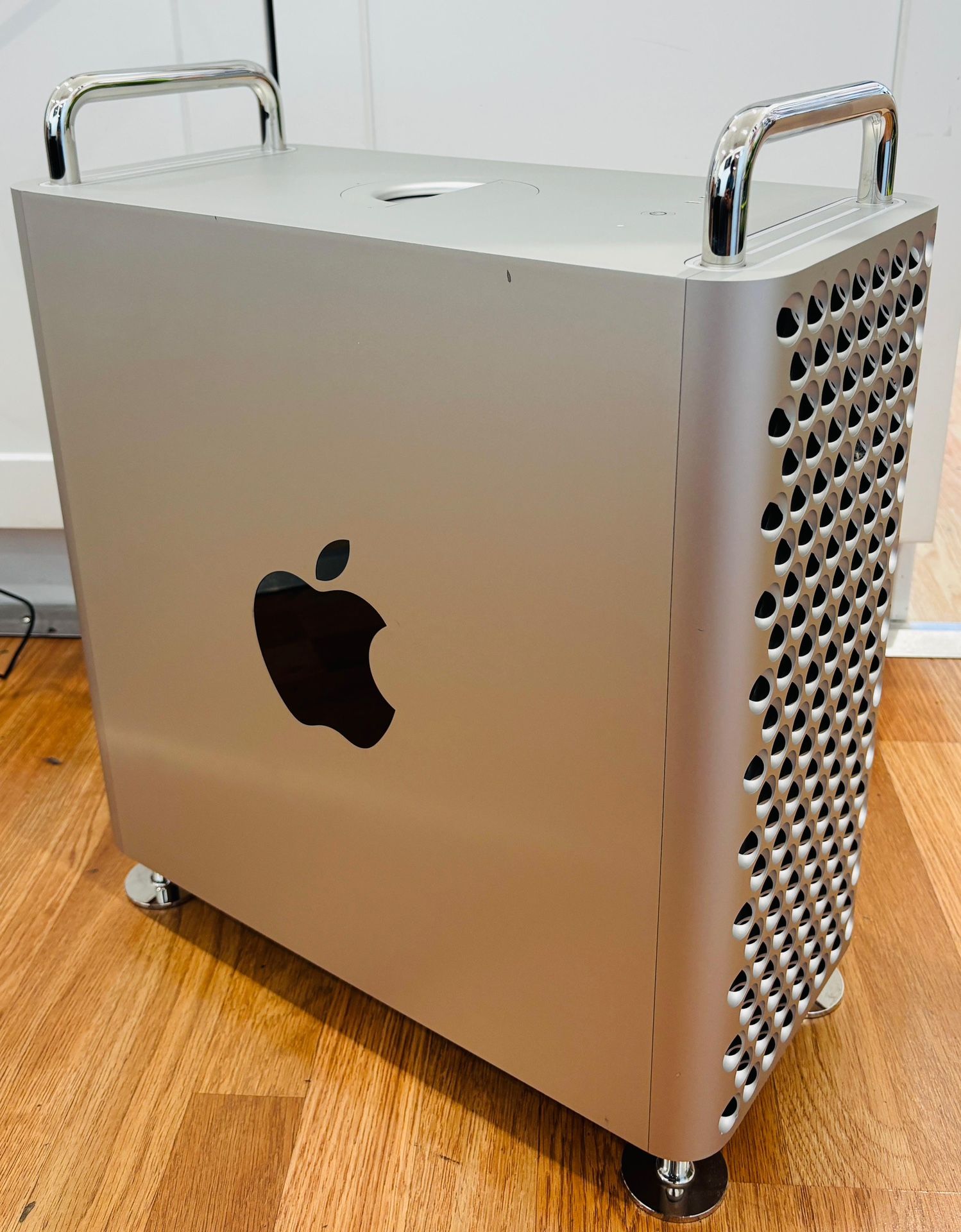 Apple Mac Pro 2019 16-Core Xeon 96GB RAM 4TB SSD