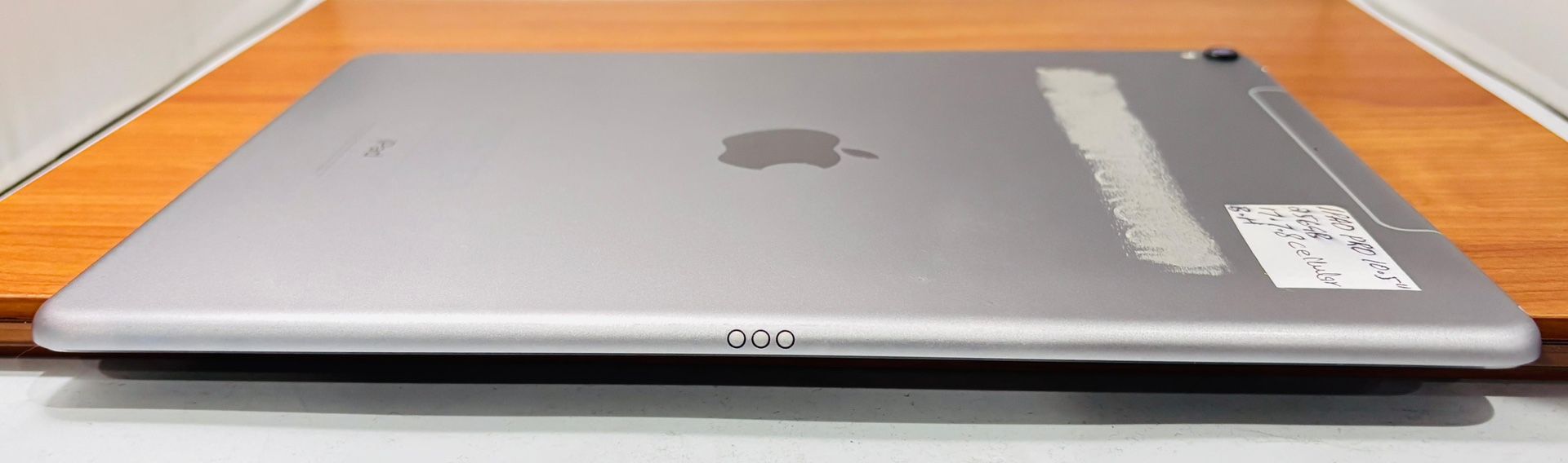 Apple iPad Pro 10.5” 256GB Cellular Unlocked Fully Functional - photo 2