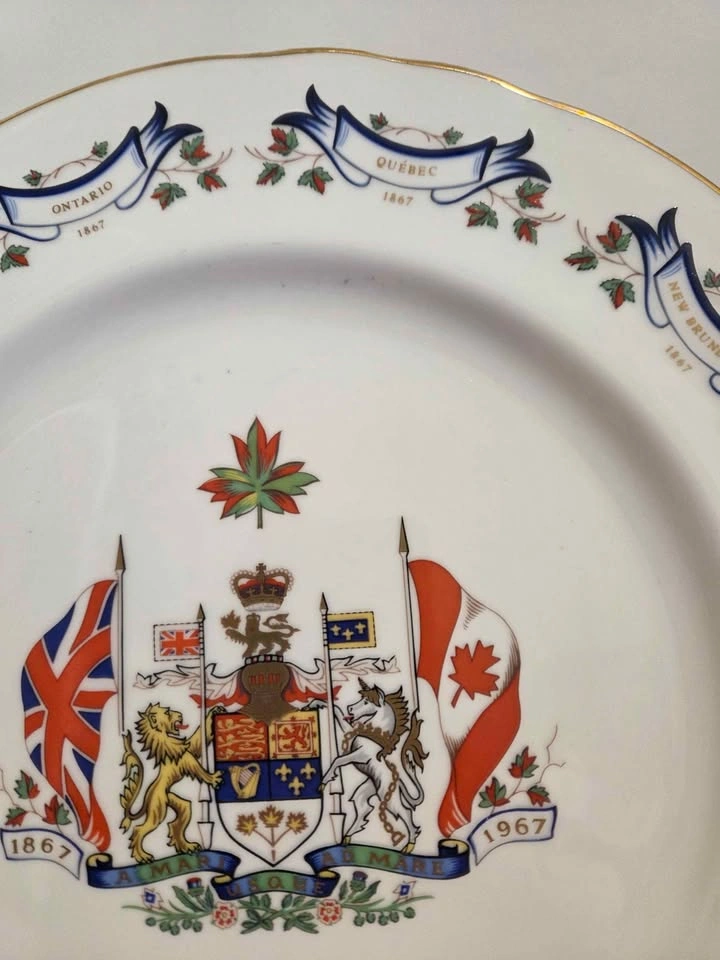 AYNSLEY 'CENTENNIAL OF THE CANADIAN FEDERATION' PLATE, 1867-1967 - photo 4