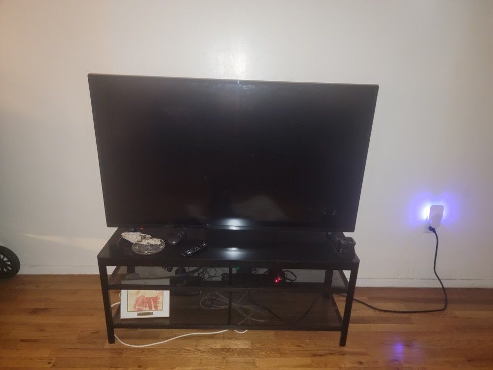TV Stand And Smart 55inch Tv