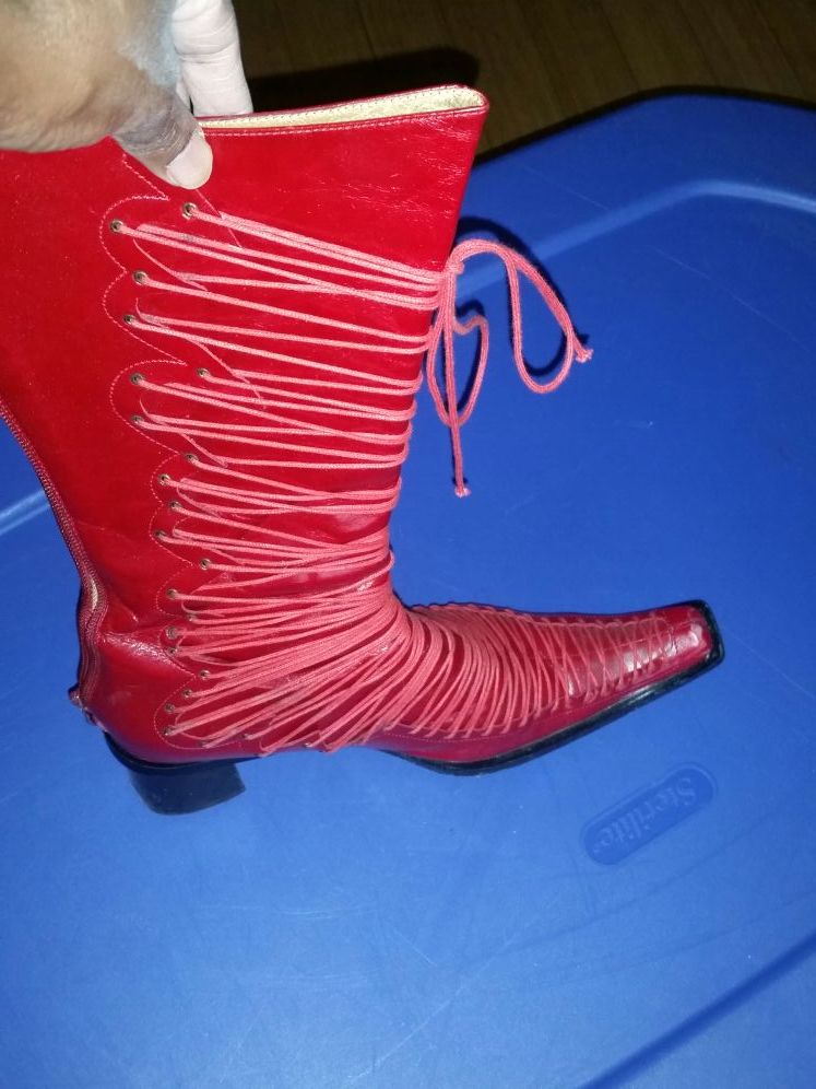 Red boots - photo 3