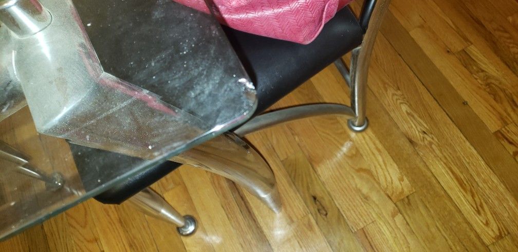 Four seat glass table - photo 4