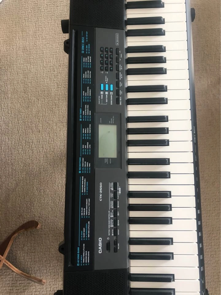 Piano keyboard - photo 3