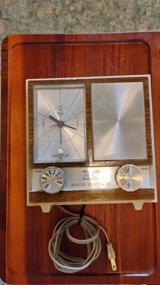 Vintage AITC Solid State AM Clock Radio