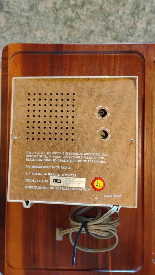 Vintage AITC Solid State AM Clock Radio - photo 2