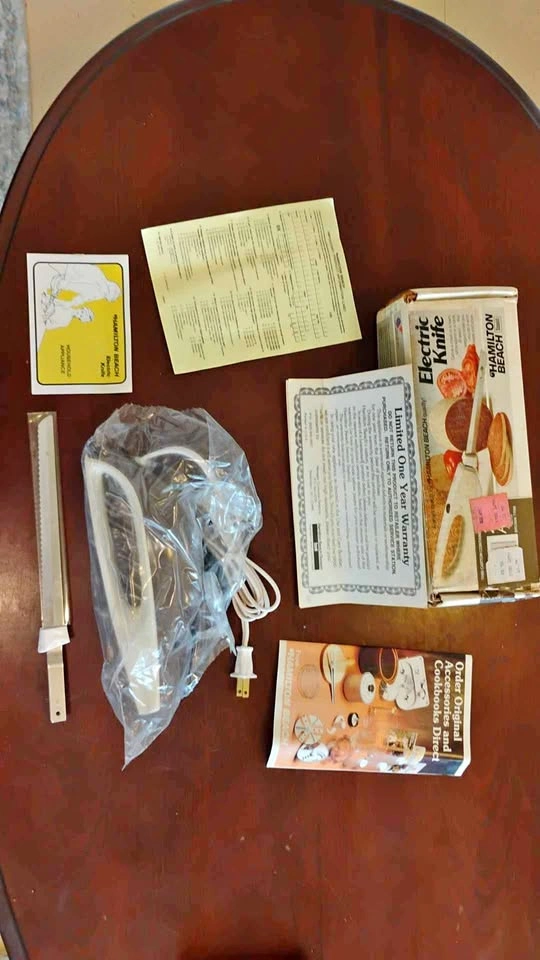 Vintage Hamilton Beach Electric Knife 275ALB Unused