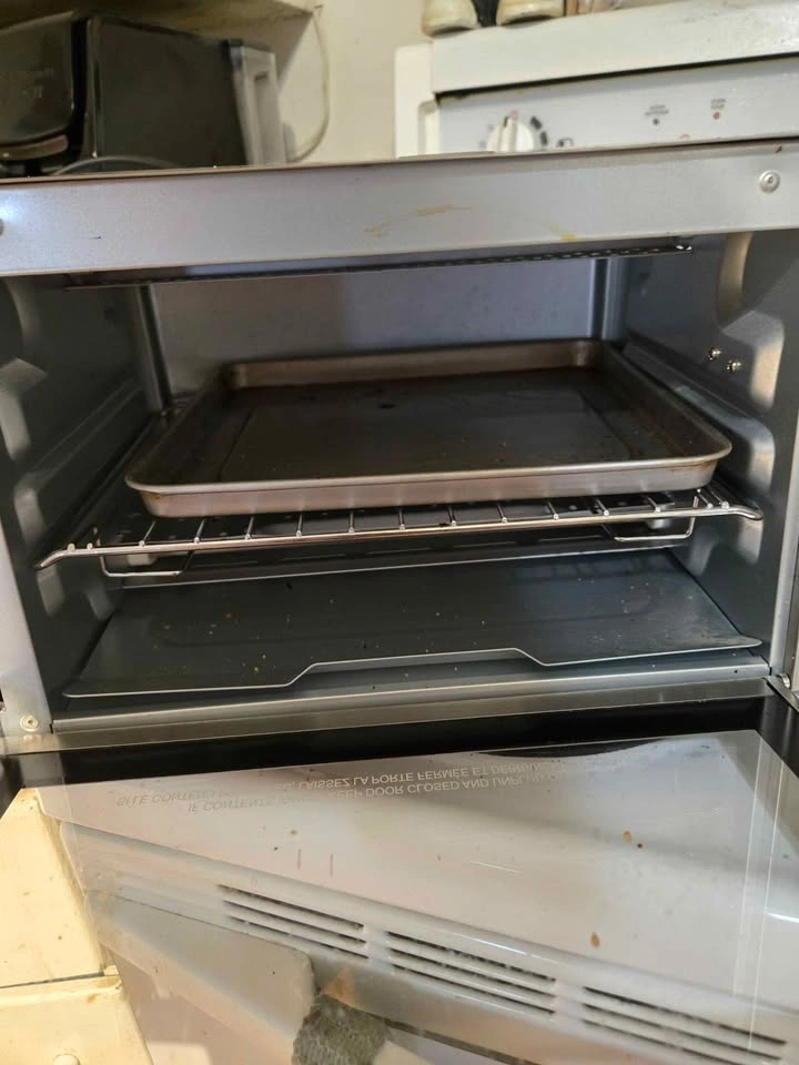 Hamilton Beach Toaster Oven - photo 2