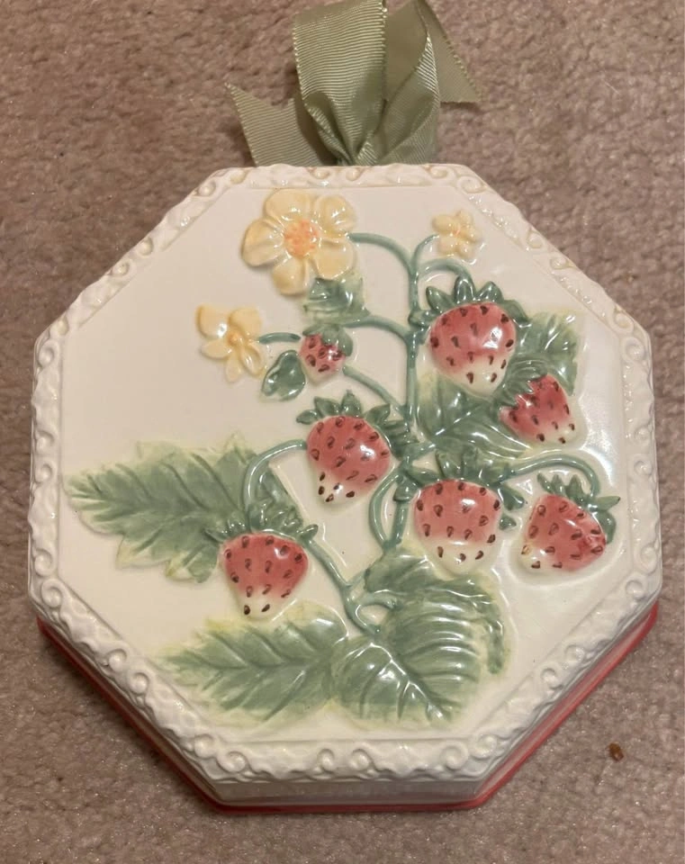 Vintage Rare Octagonal Ceramic Wall Hangings (6” x 6”) - photo 3