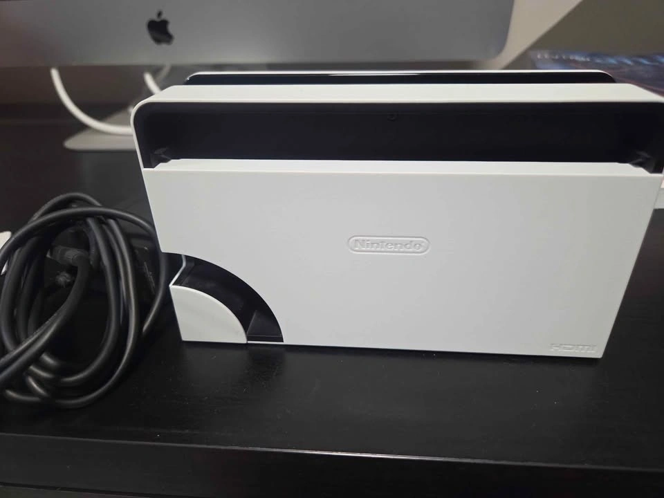 Official Nintendo Oled dock and charger - photo 2