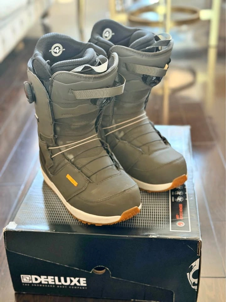 Deeluxe Deemon Mens Snowboarding Boots US Size 7.5