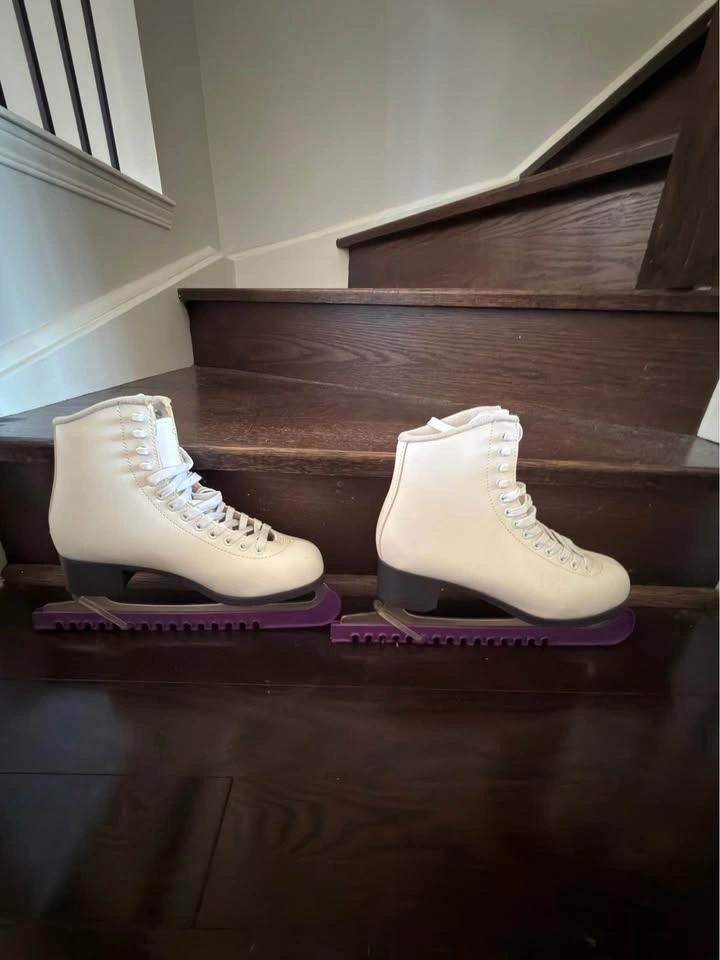 Women’s Skates Size 9 - photo 2