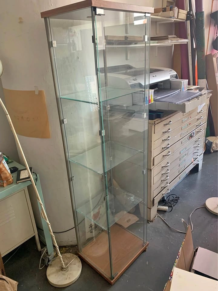 Display glass cabinet