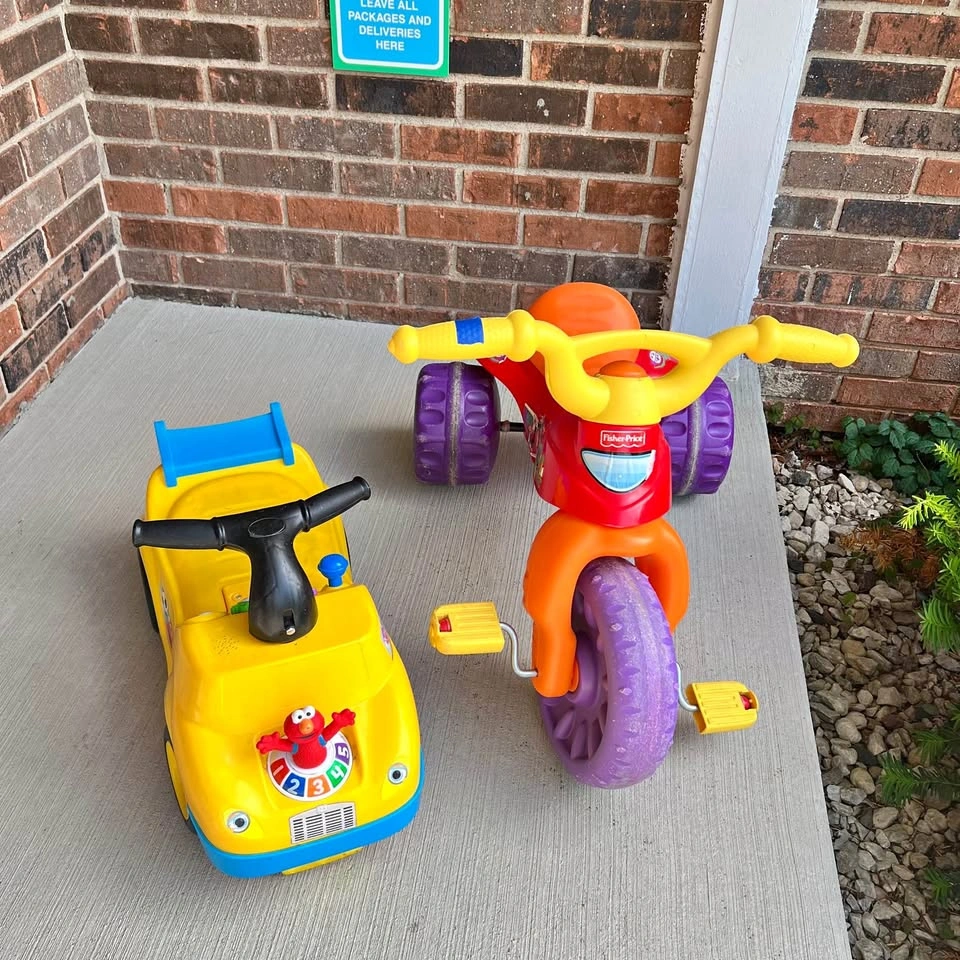 Kids Rides (Elmo and Dora)