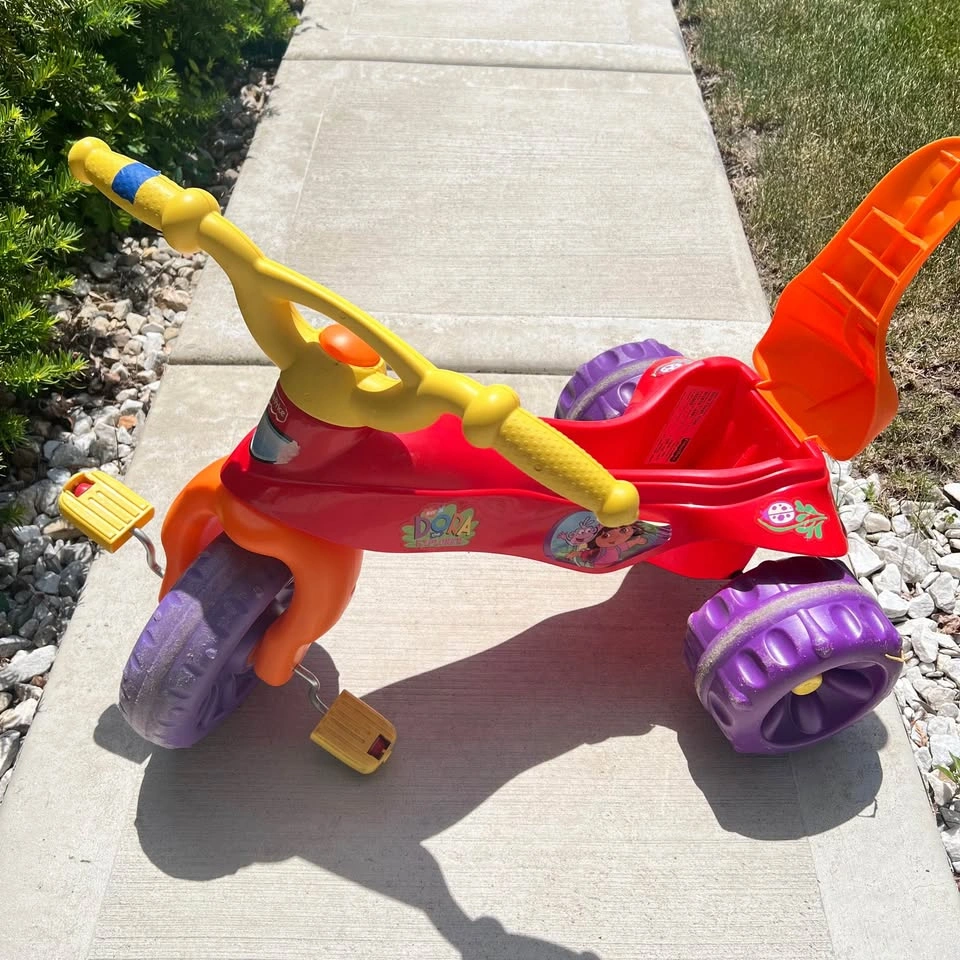 Kids Rides (Elmo and Dora) - photo 5