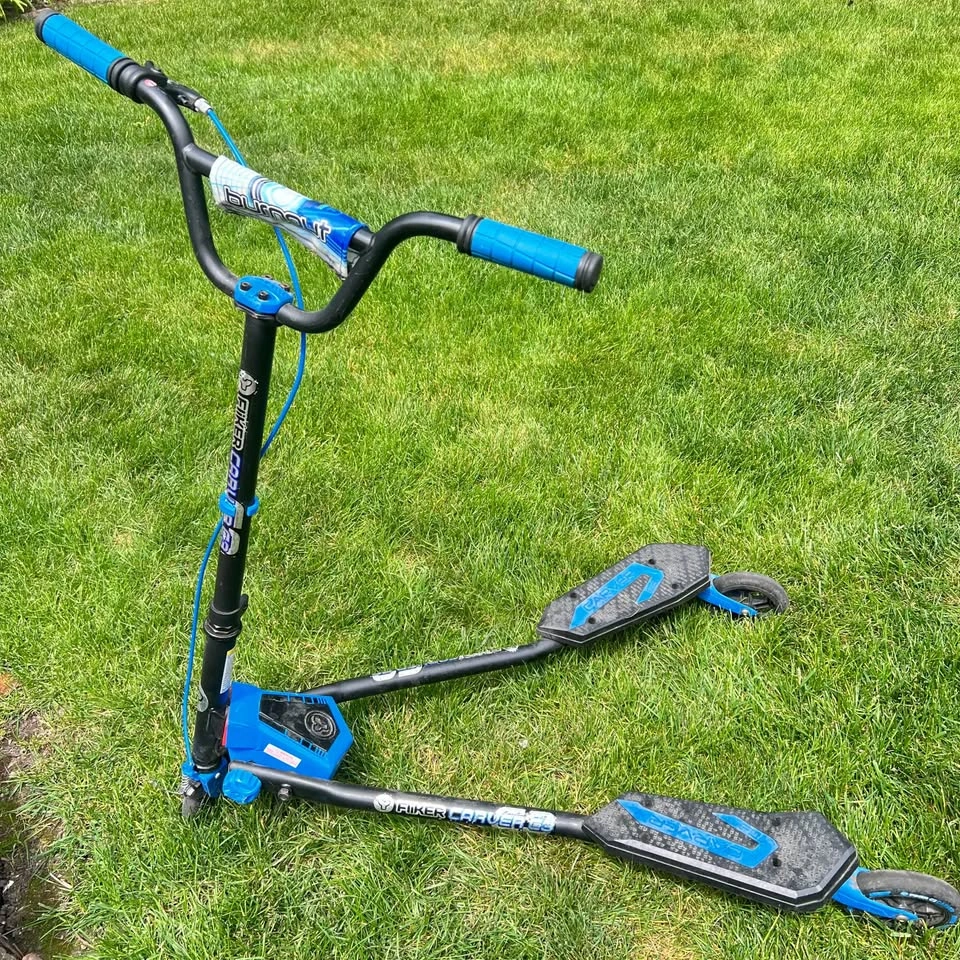 Ybike Yvolution Fliker Carver C3 Foldable Wiggle Scooter - photo 2