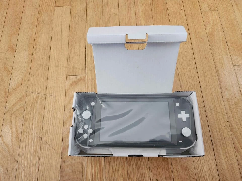 NINTENDO SWITCH LITE - photo 2