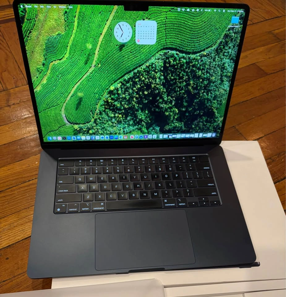 MacBook Air 15-inch M2 (2023) Midnight - Excellent Condition - photo 3