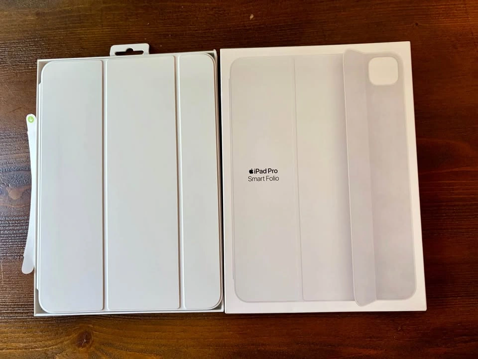 Apple Smart Folio for iPad Pro 11-inch (White) - Excellent - photo 4