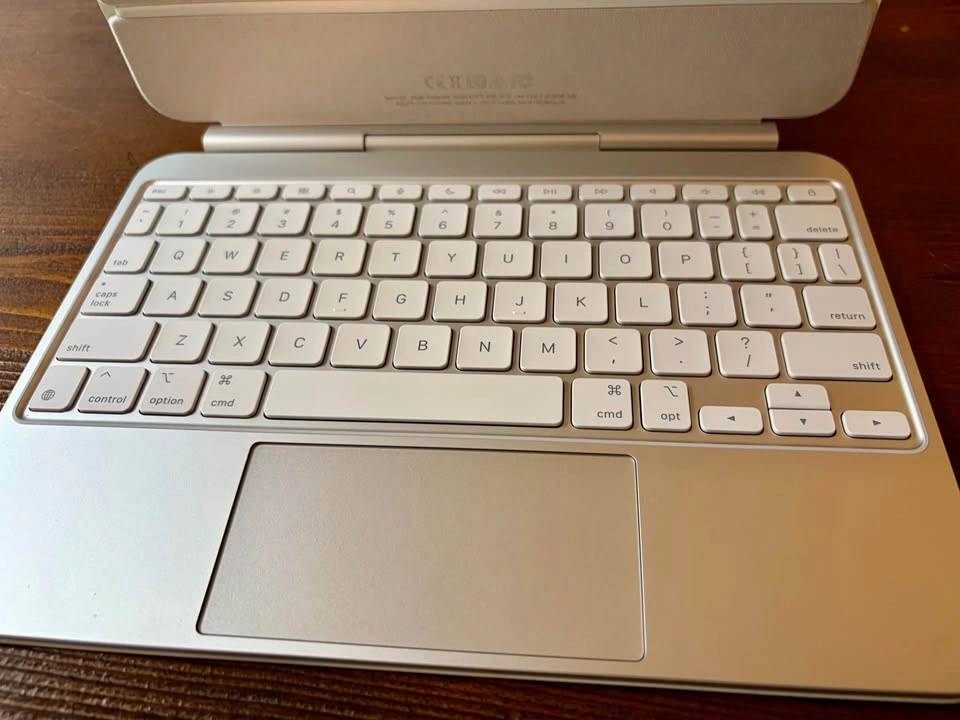 Apple Magic Keyboard for iPad Pro 11-inch White. Like new! - photo 4