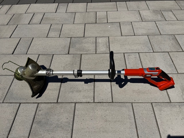 Black & Decker Cordless 40V max String Trimmer/Edger - 13 inch - photo 3