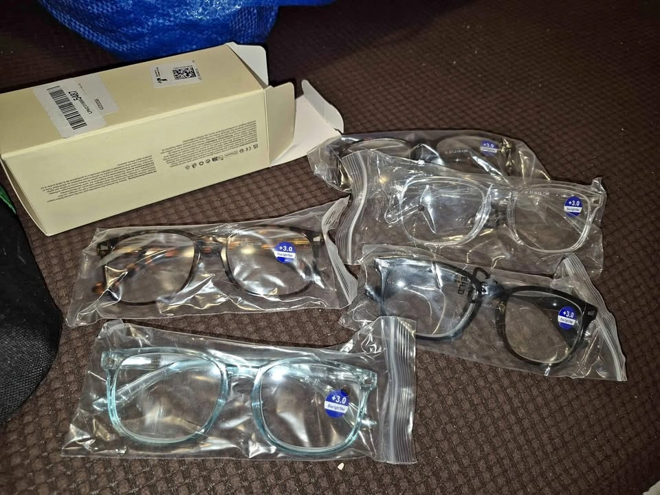 CCVOO Woman's reading glasses - 3.0X