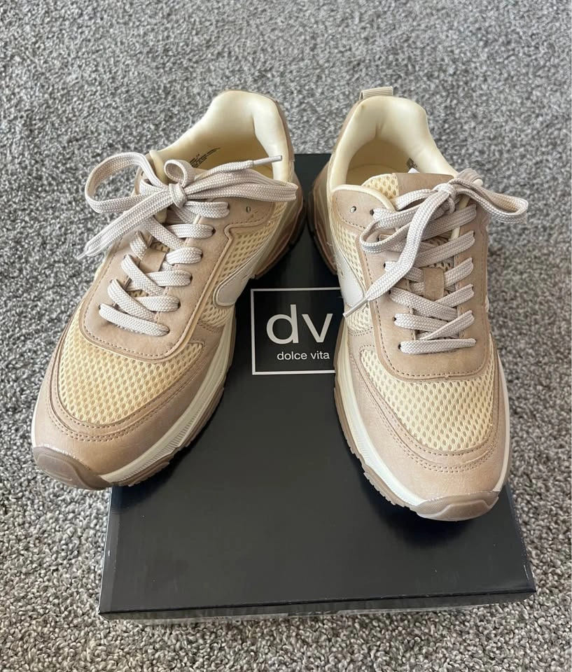 Brand New Dolce Vita Sneakers - photo 2