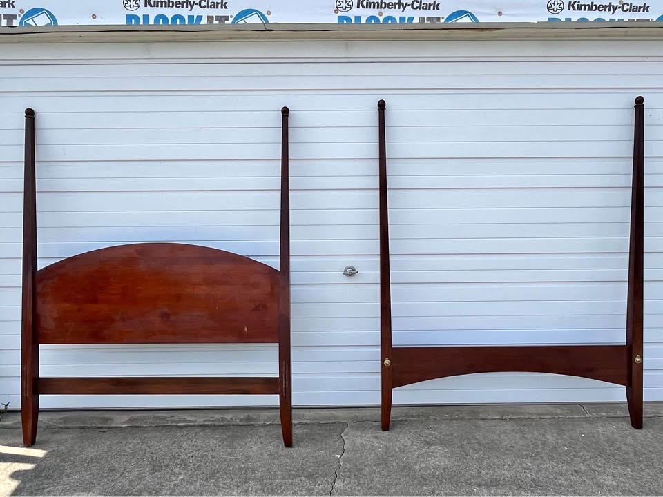 Kincaid Queen Pencil Post Bed