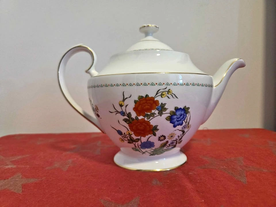 Vintage AYNSLEY Famille Rose Ching Dynasty Repro Bone China Tea
