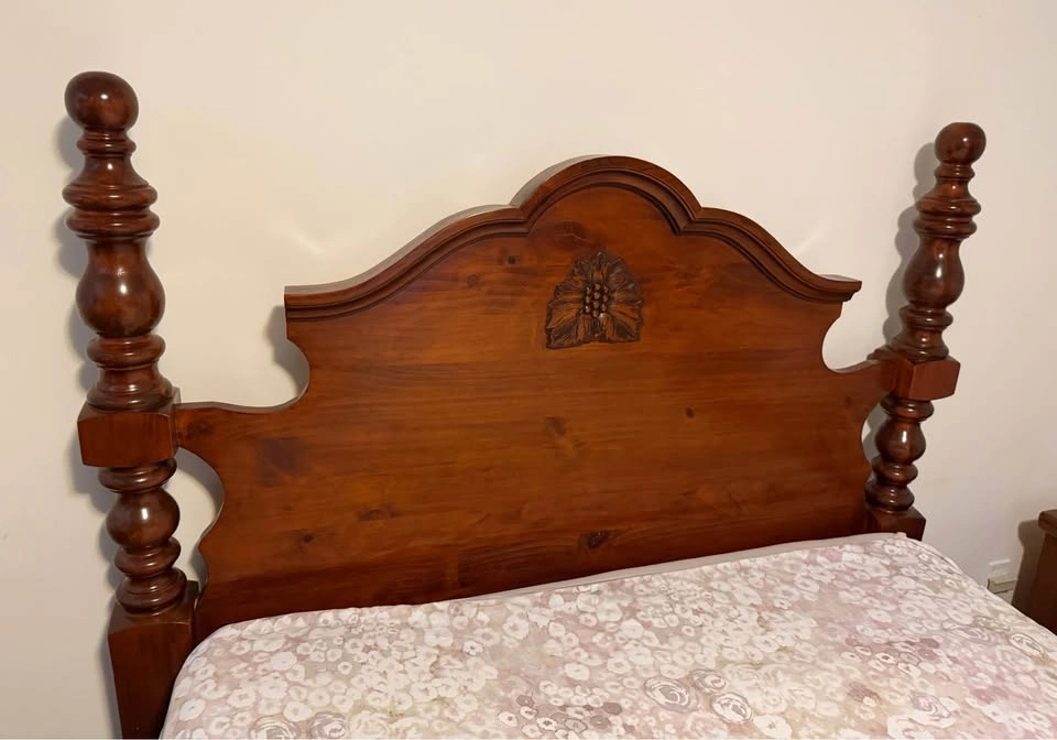 Queen Wooden Bedroom Set - photo 2
