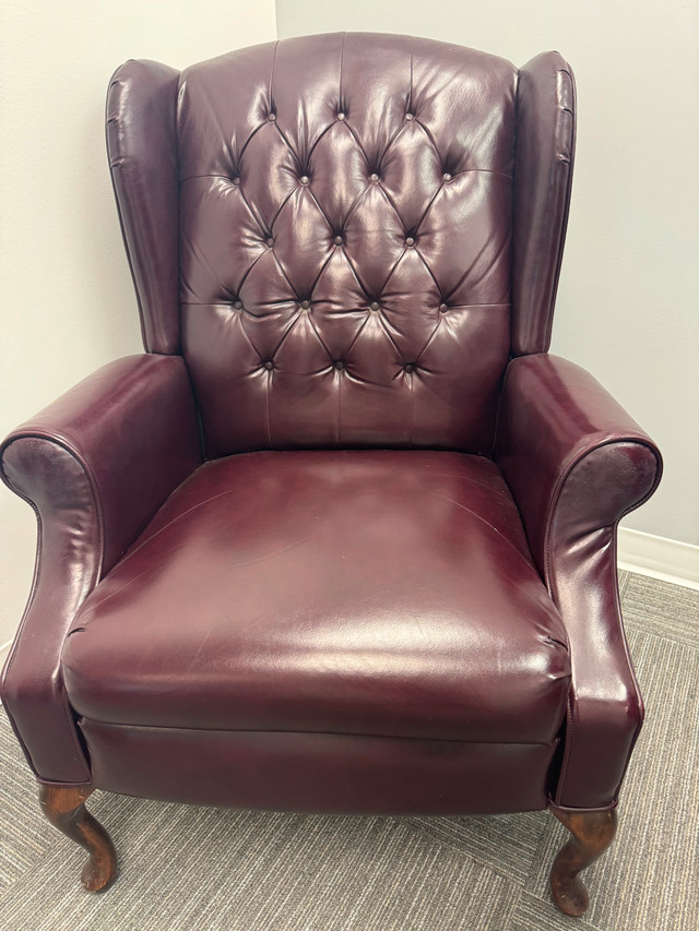 Red Leather Wingback Chair - photo 3