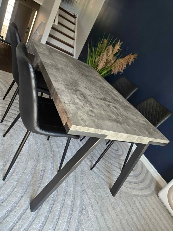 Dining table + chairs (4) - photo 4