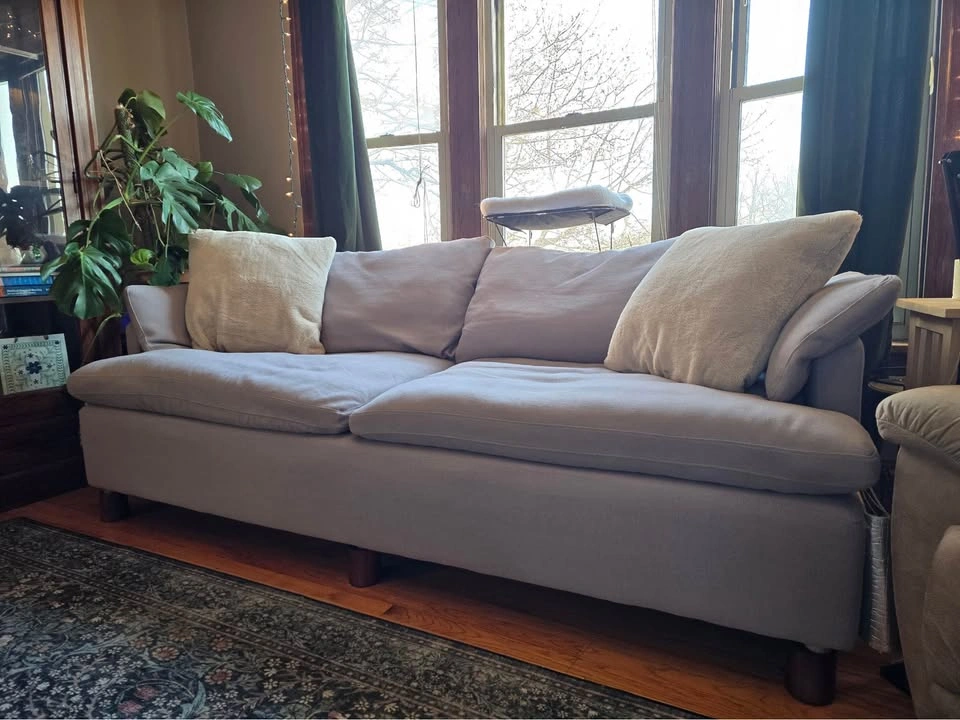 Couch - photo 2