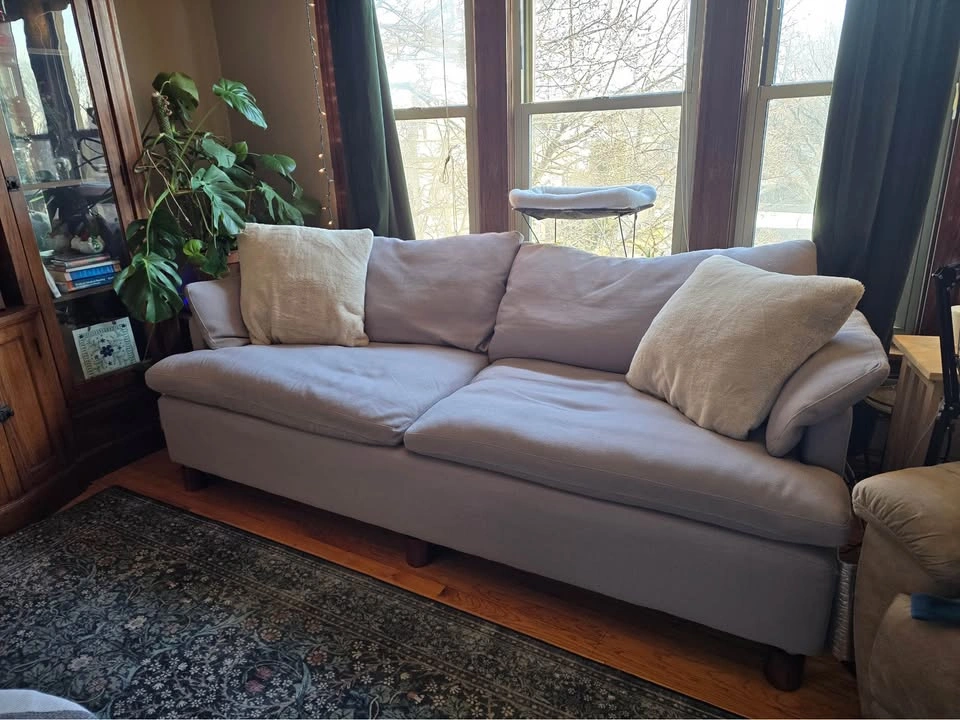 Couch - photo 3
