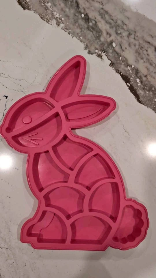 Create n Celebrate Bunny Pull-A-Part Cupcake Mold