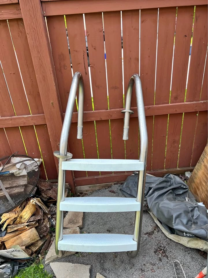 Pool Step Ladder