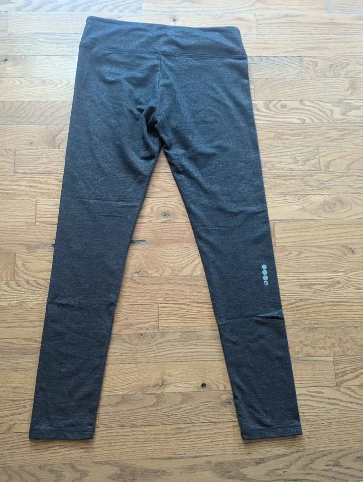 Ladies Bench Leggings/ Yoga pants size L, Waterdown Pickup image indicator(2)