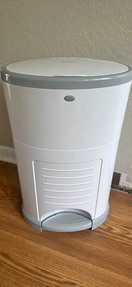 Dékor diaper disposal bin