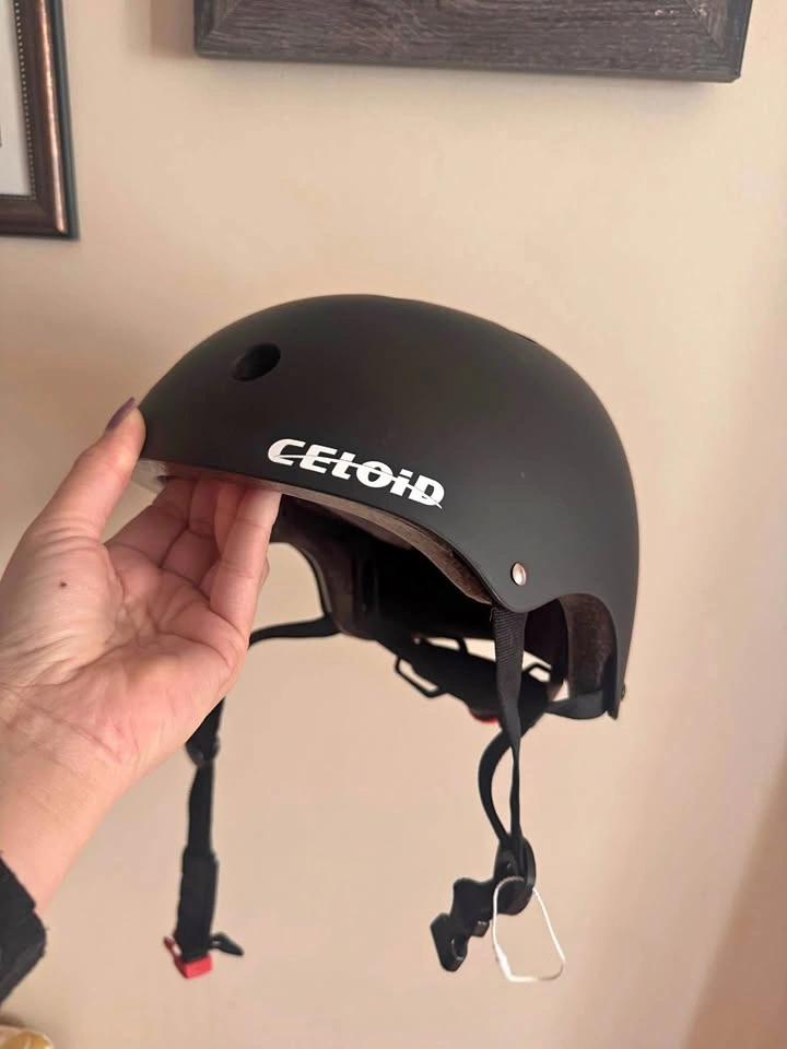 Brand new helmet 8+