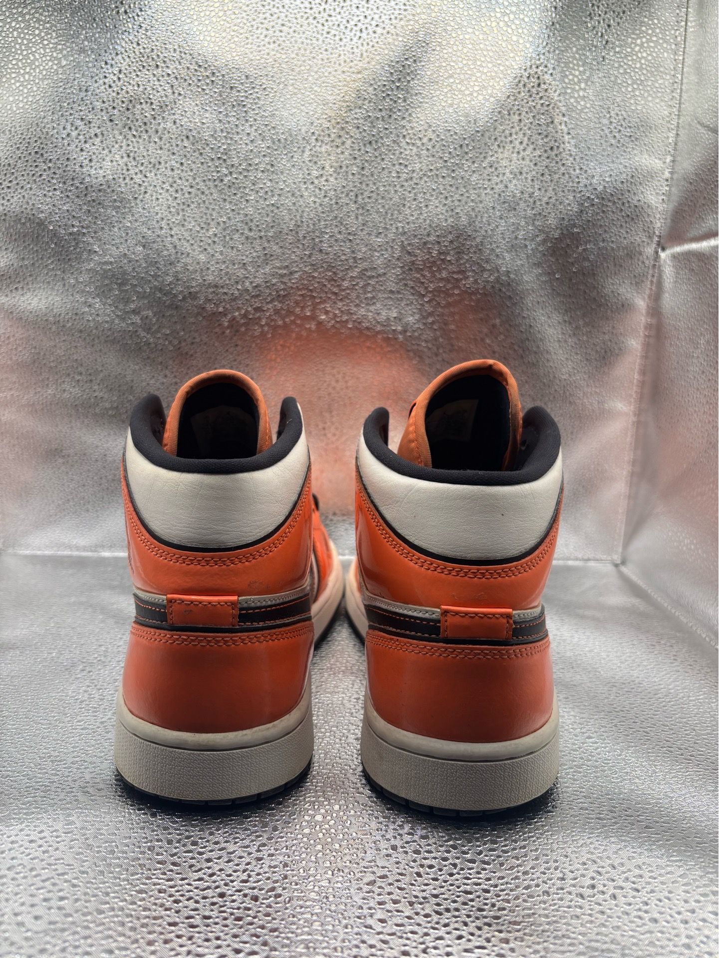Air Jordan 1 mid turf orange - photo 4