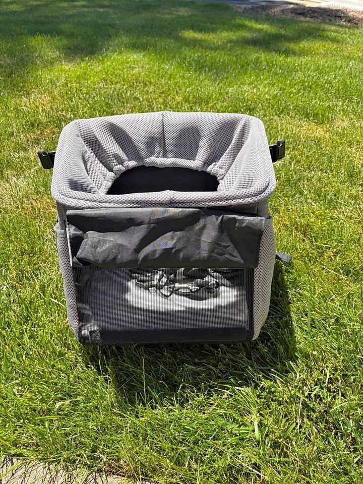 Dog carrier bicycle basket