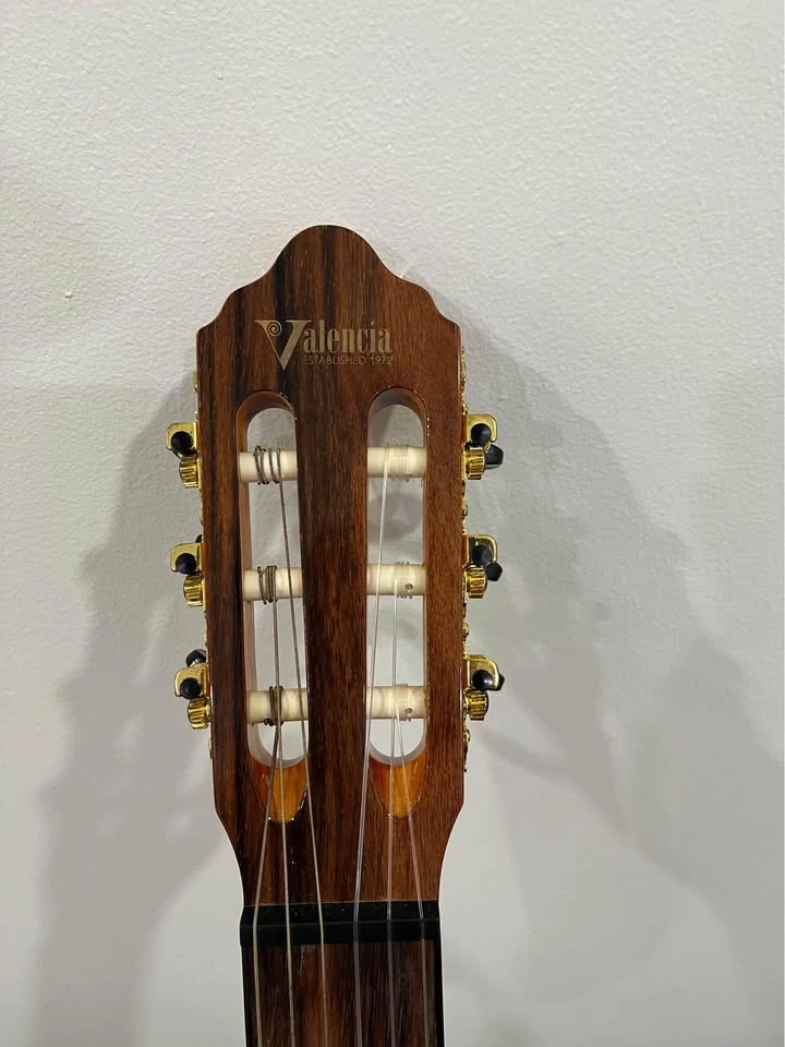 Valencia Guitar - photo 3