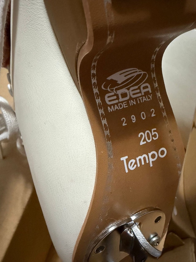 Edea Tempo Figure Skates - Size 205 - photo 2