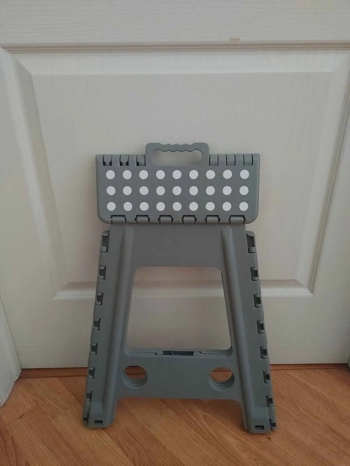 Small Step Ladder - foldable, plastic material, sturdy enough - photo 2