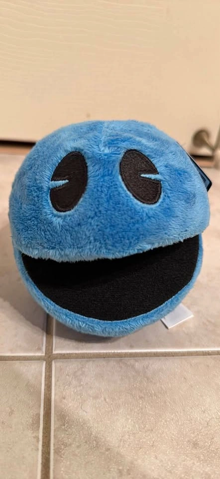 PAC-MAN Plushie