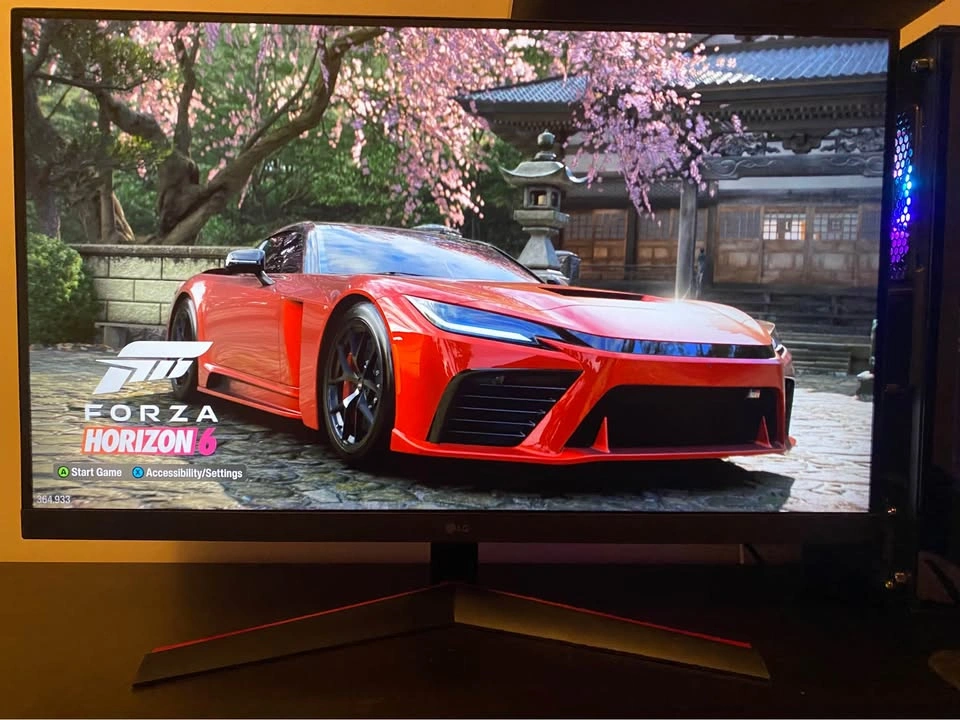 LG UltraGear 32GK60W-B 31.5” Gaming Monitor