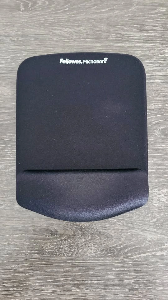 Ergonomic Mouse Pad with Wrist Support