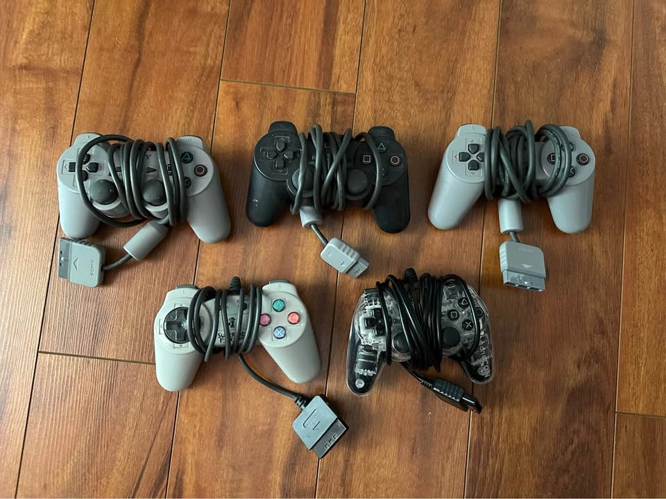 Sony PlayStation 1 Bundle — Console + Controllers + Memory Cards - photo 5